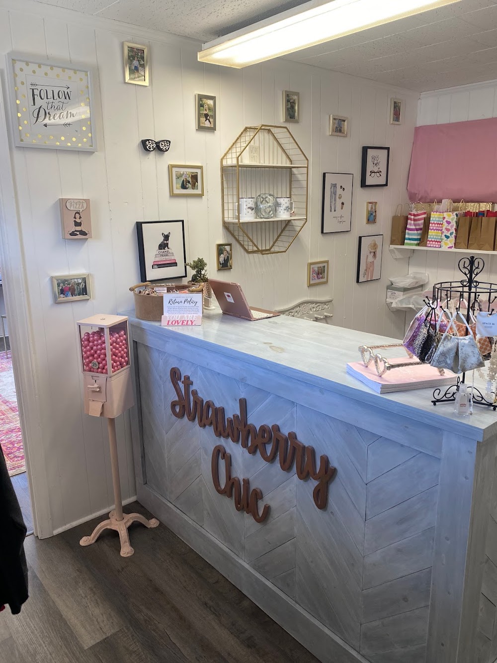 Strawberry Chic Boutique